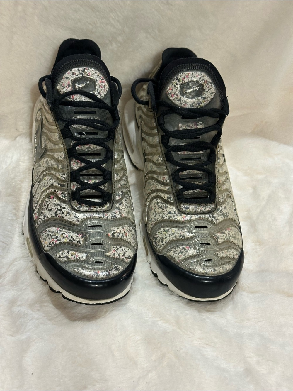 Nike Silver Speckled and Black Air Max Style Sneakers - Picture 2 of 12